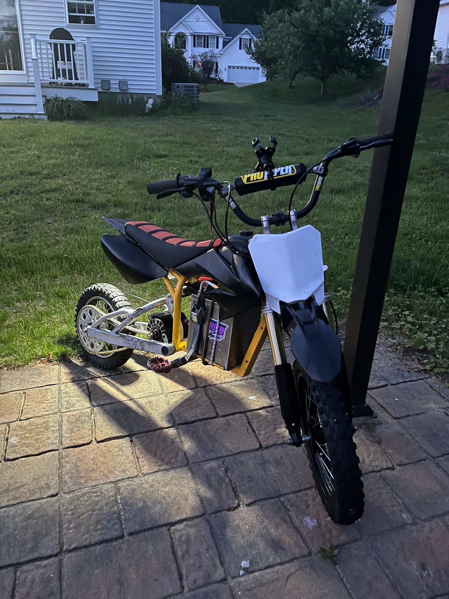 Battery Powered Rock light V1