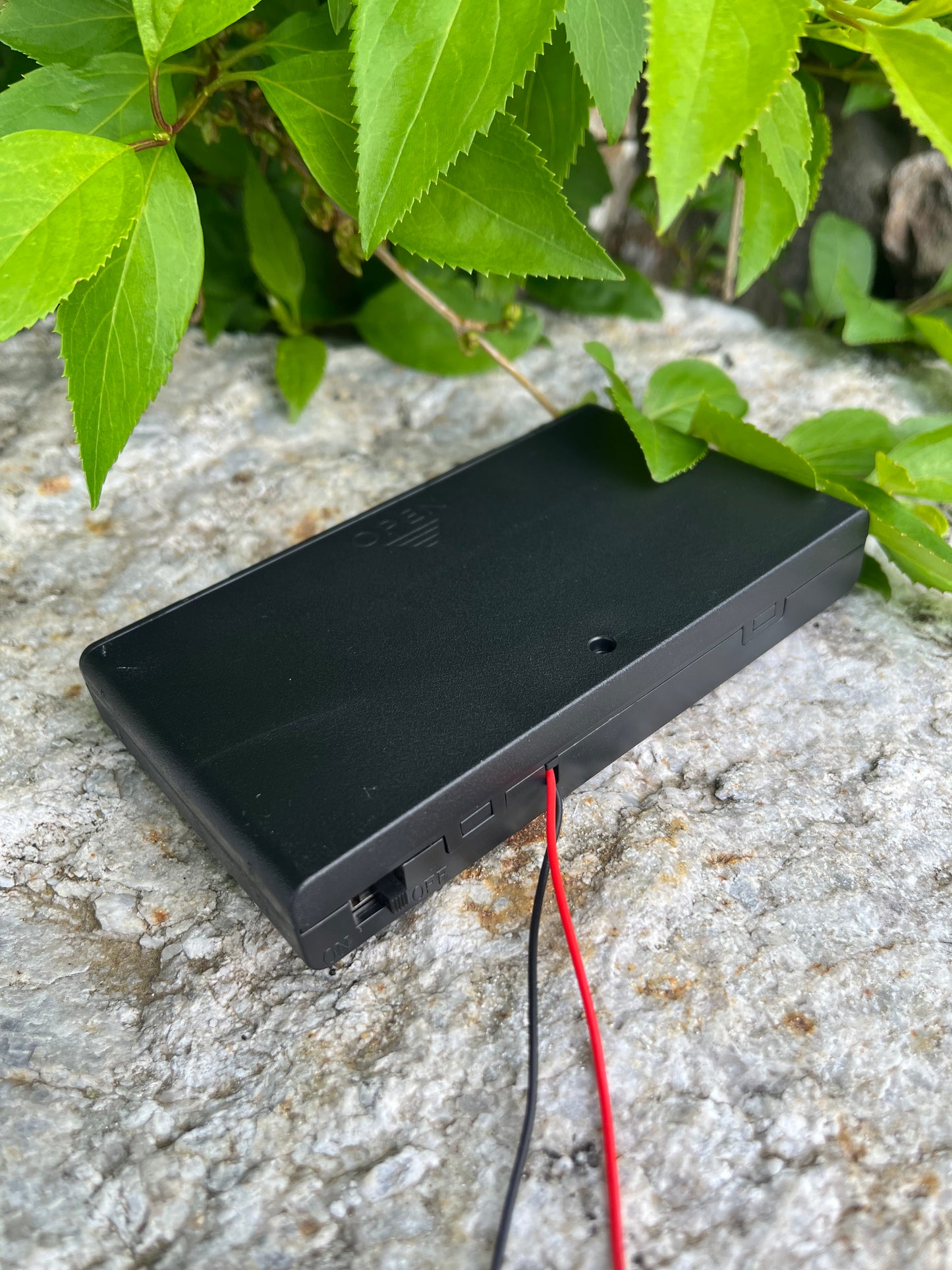 Battery Powered Rock light V1